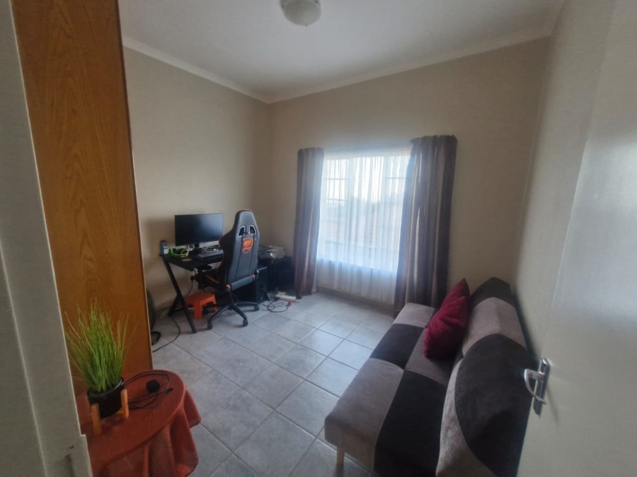 3 Bedroom Property for Sale in Safari Gardens North West